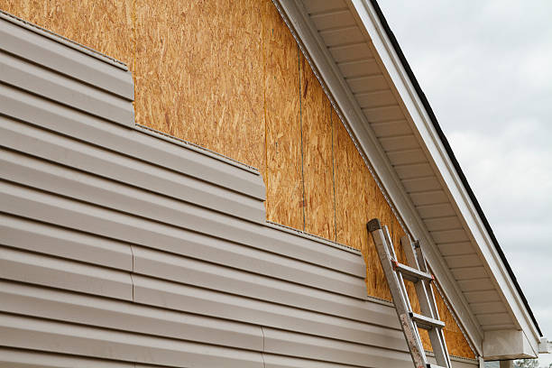 24/7 Emergency Emergency Siding Repair experts in Sullivan, IL